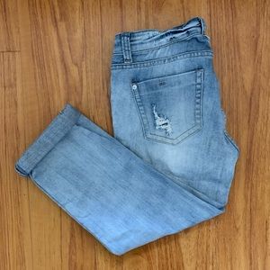 Distressed Cropped Boyfriend Jean
